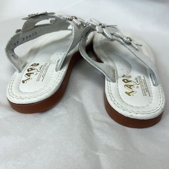 Taps by Kinder White floral embellished thong sandals NWOT size 10 - Picture 4 of 8